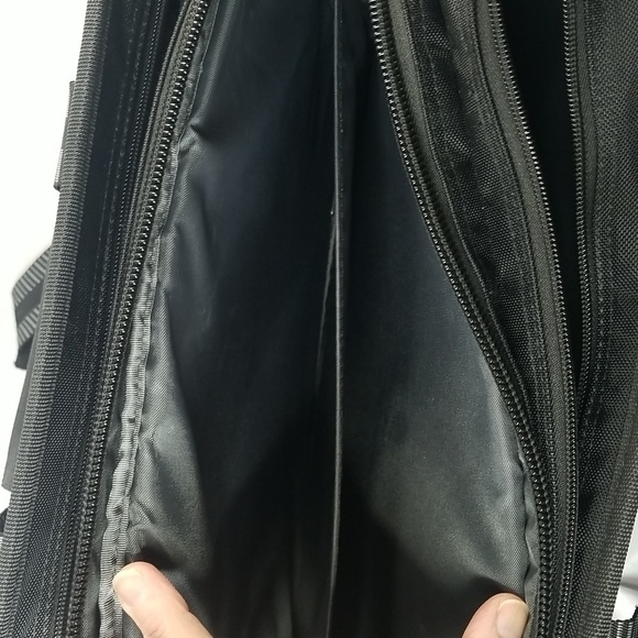 CALCUTTA BRIEFCASE/TRAVEL BAG LABTOP BAG IN BLACK CANVAS - Picture 6 of 8